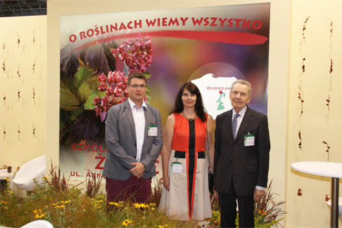 гадавальнікі раслін дэкаратыўныя расліны іглічныя лісцяныя дрэвы хмызнякі дрэвы садовы гадавальнік ў Польшчы